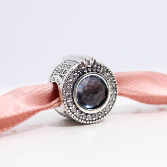 Pandora Sparkling Blue Crown O charm - Picture 1 of 7